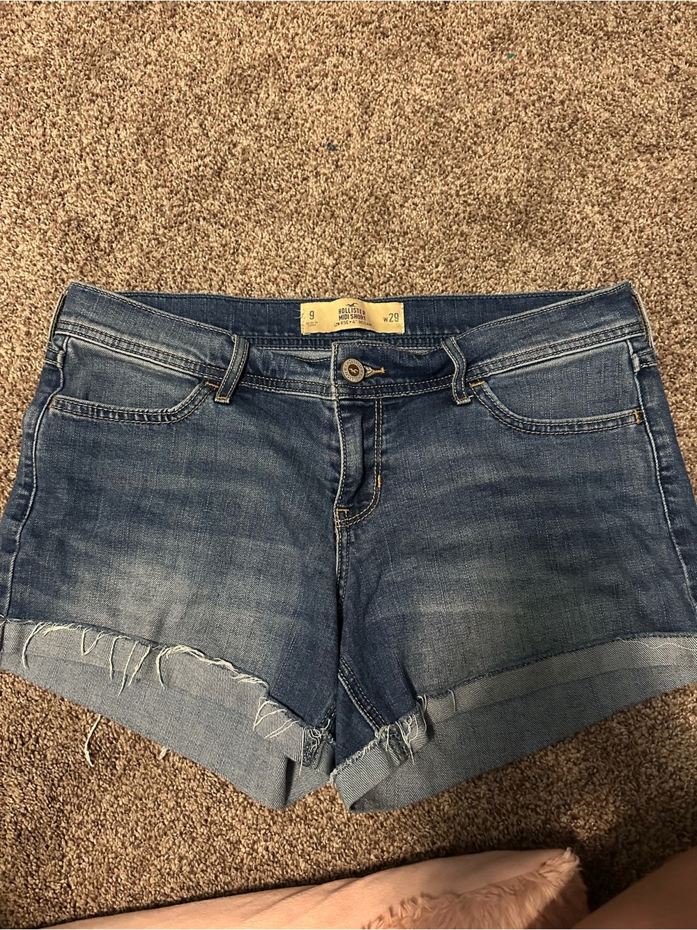 Hollister Midi short low rise 4’ inseam